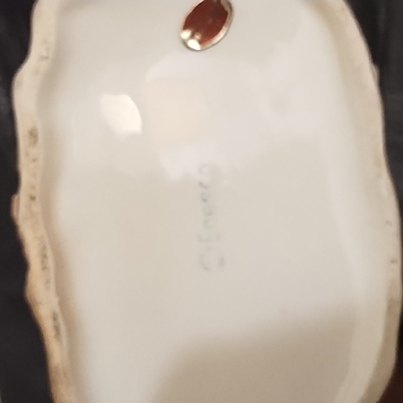 Man playing golf - Picture 4 of 4